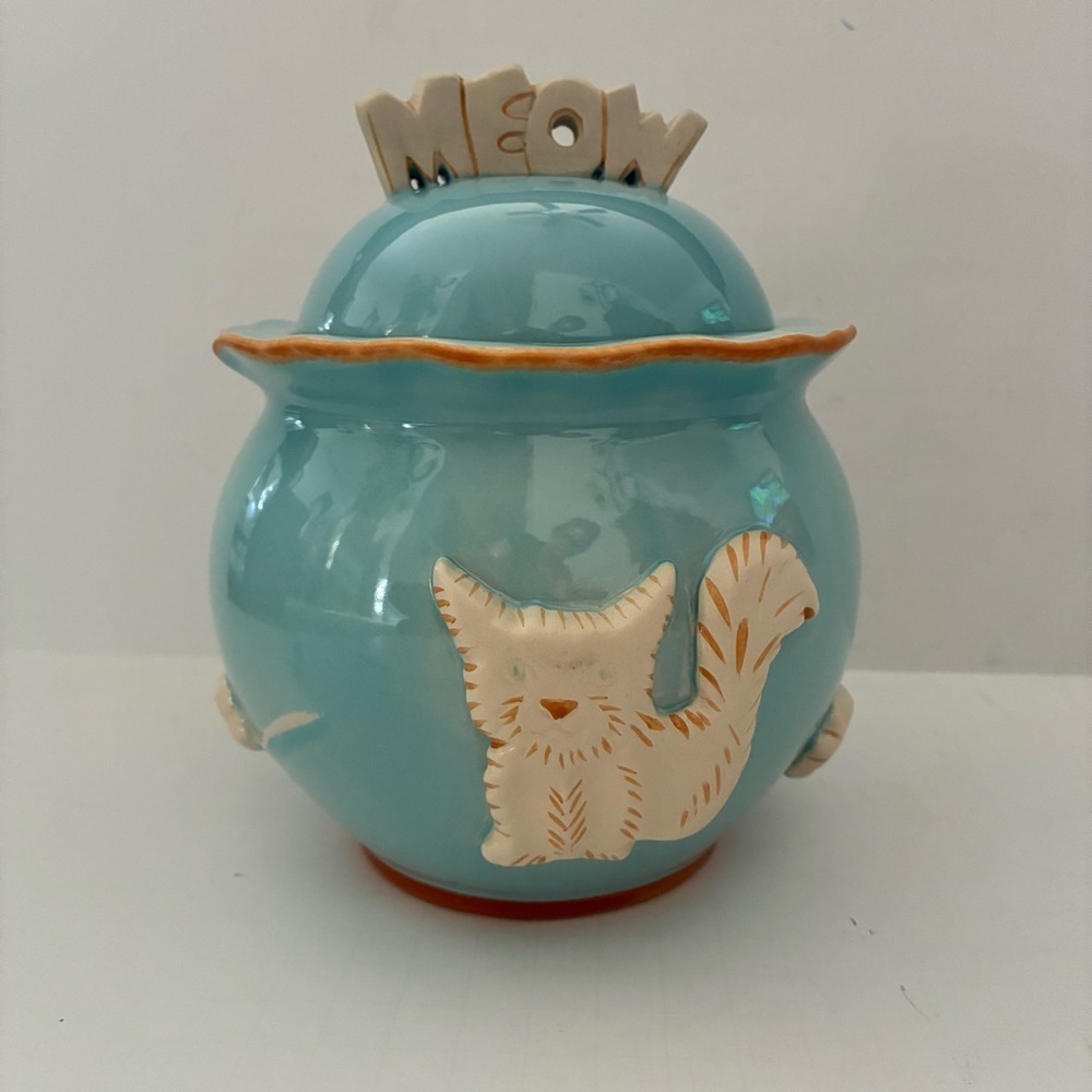Carmel Ceramica Cat Cookie jar with “Meow” lid - Picture 2 of 16